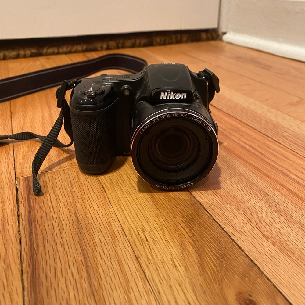 Nikon COOLPIX L820 16 MP Digital Camera with 30x zoom (barely used)